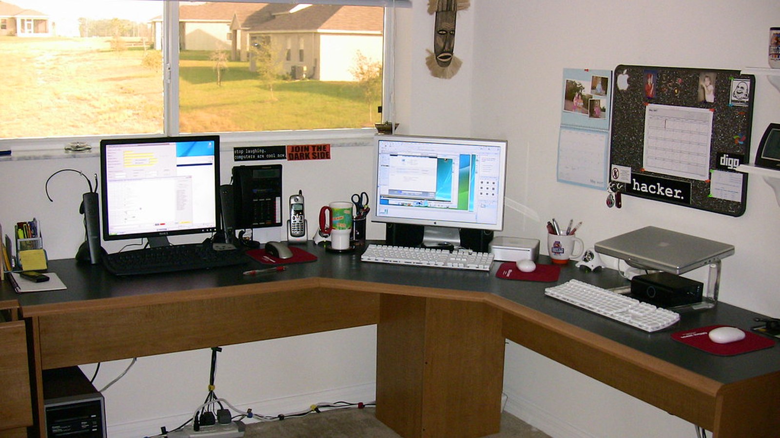 How to Organize a Desk With Too Many Everyday Tools and Not Enough Space