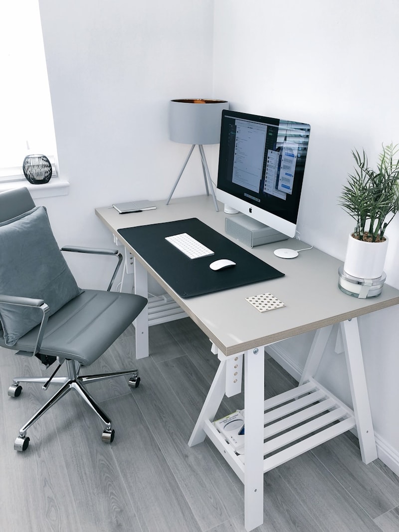 How to Organize a Laptop and Monitor Desk Setup Without Losing Work Surface