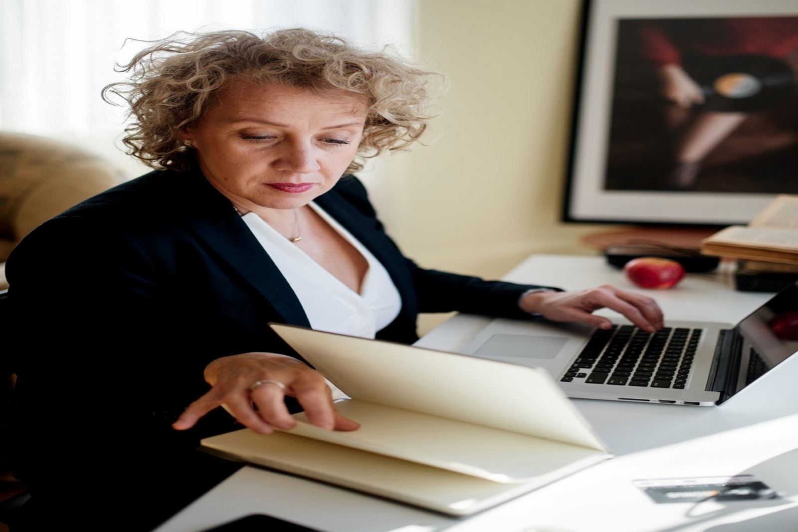 How to Organize a Procurement Desk for Purchase Orders, Vendor Quotes, and Approval Holds