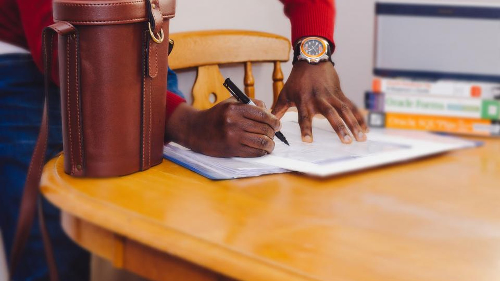 How to Organize a Sales Desk for Proposals, Pricing Sheets, and Client Follow-Ups