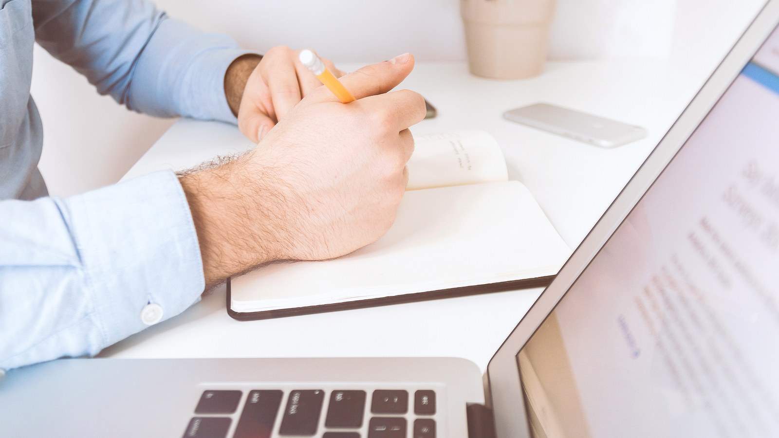 How to Organize an IT Support Desk for Device Drop-Offs and Quick Fixes
